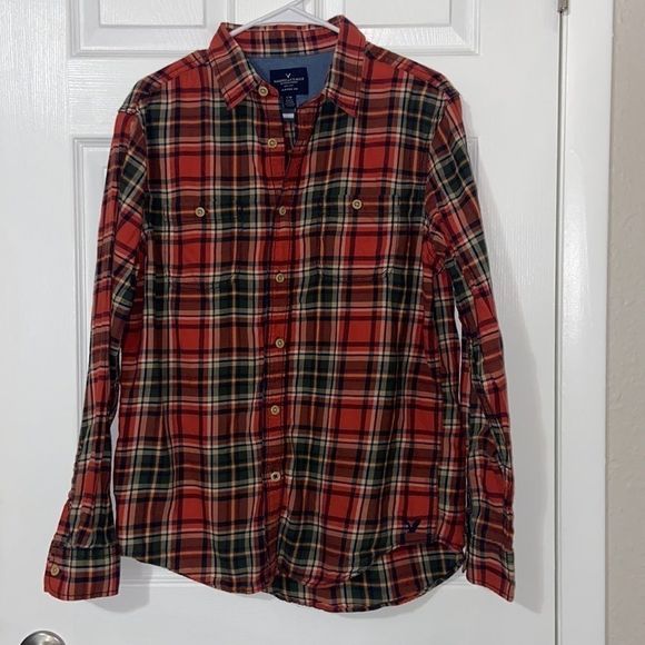 American Eagle Classic Fit Plaid Button Down - Picture 1 of 4